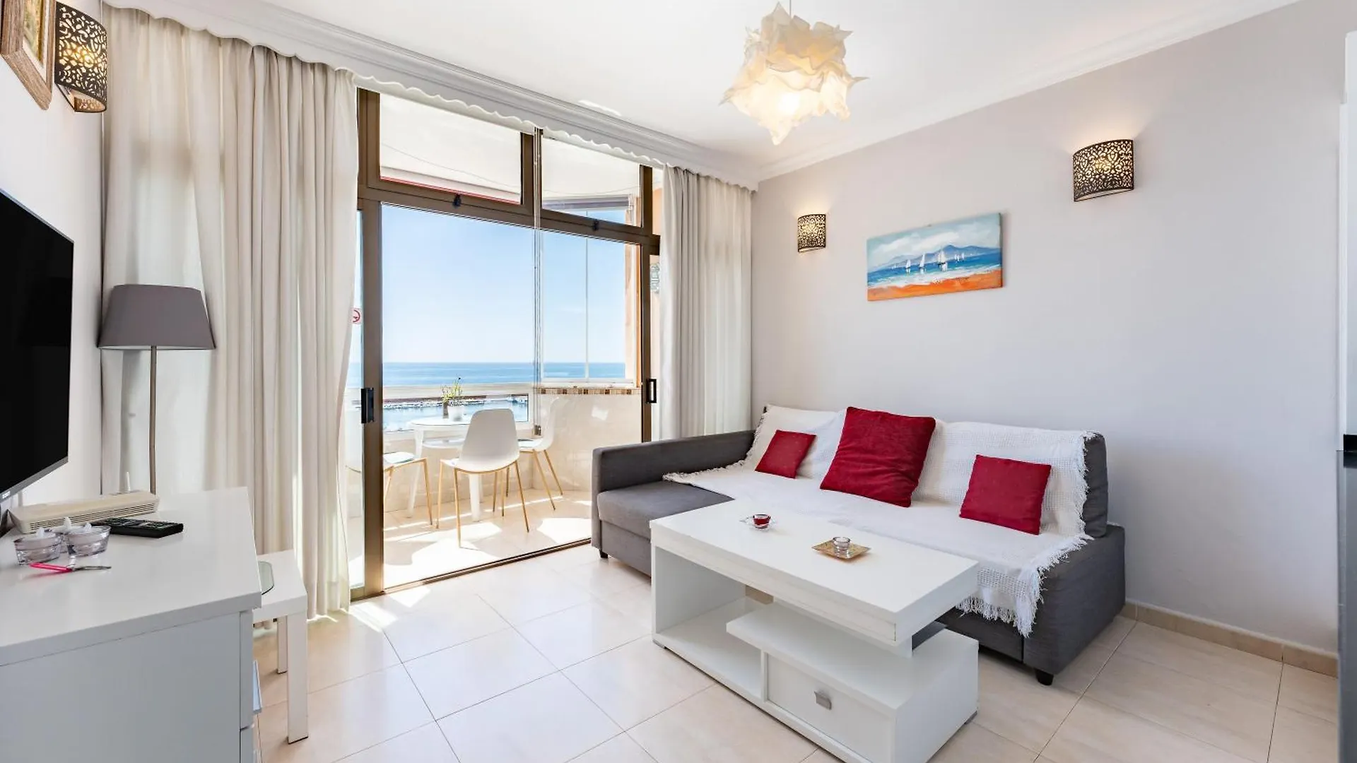 Stunning Marina View Apartment Fuengirola 0*,